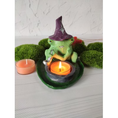 Wizard frog with cauldron on a water lily tea light candleholder