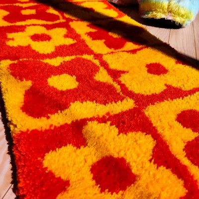 Retro daisy hand tufted rug runner
