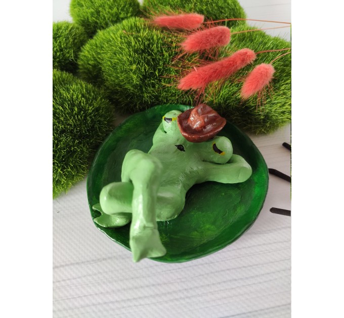 Cowboy frog incense holder